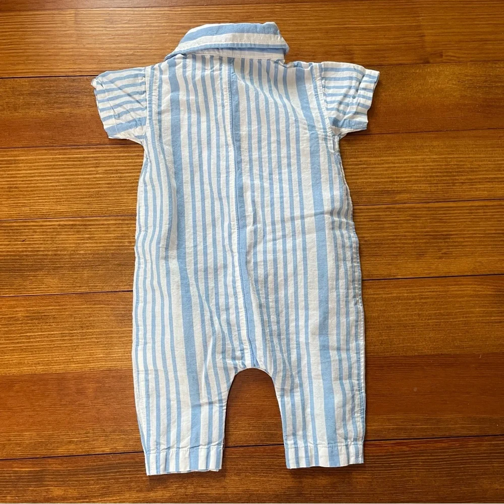 Monica & Andy Light Blue Seersucker Button Romper Size 0-3 Months
